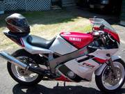 92 yamaha fzr 600,  modified, $2400 OBO a must see